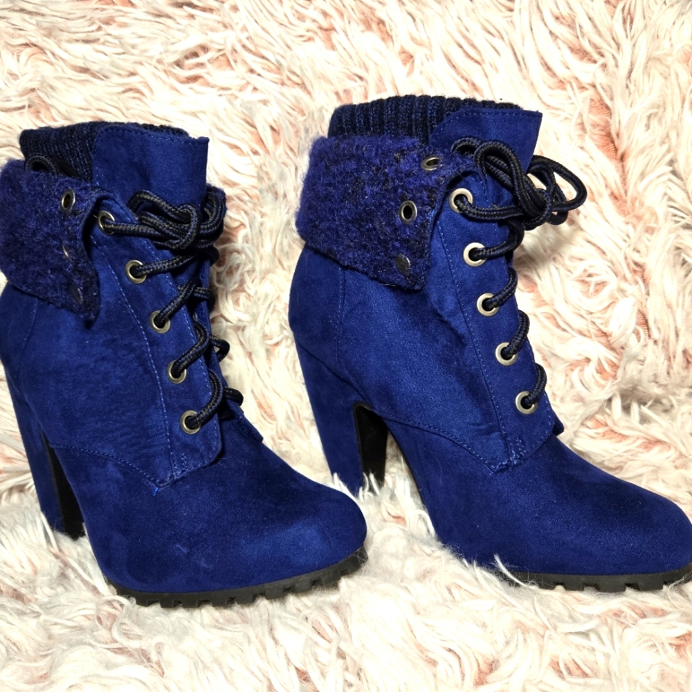 Bamboo Womens Blue Faux Fur Mozza-19L Laced Up Heeled Booties Boots, Size 6